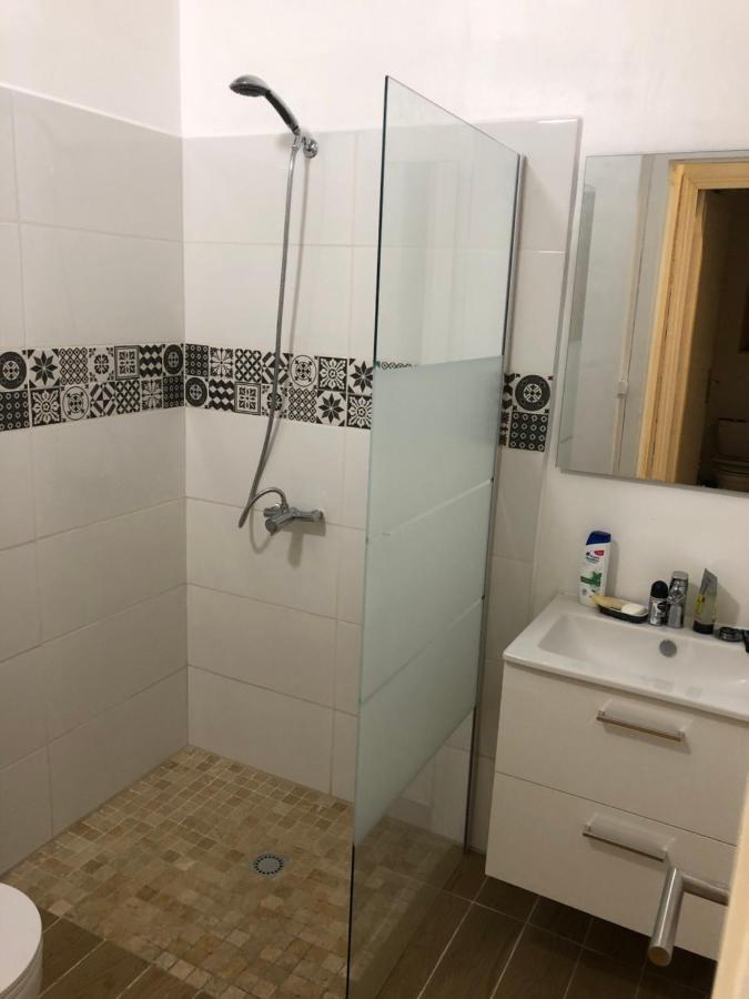 Hostel La Promenade House Nicea Zewnętrze zdjęcie